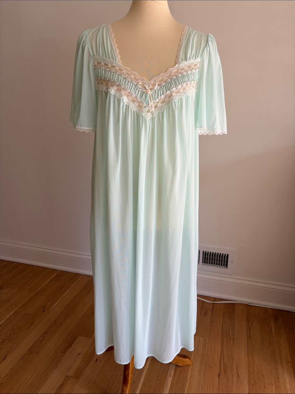 Miss Elaine silk essence nightgown